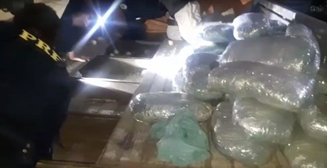 PRF demite diretor-executivo e chefe da inteligência da corporação seis dias após morte de homem por asfixia