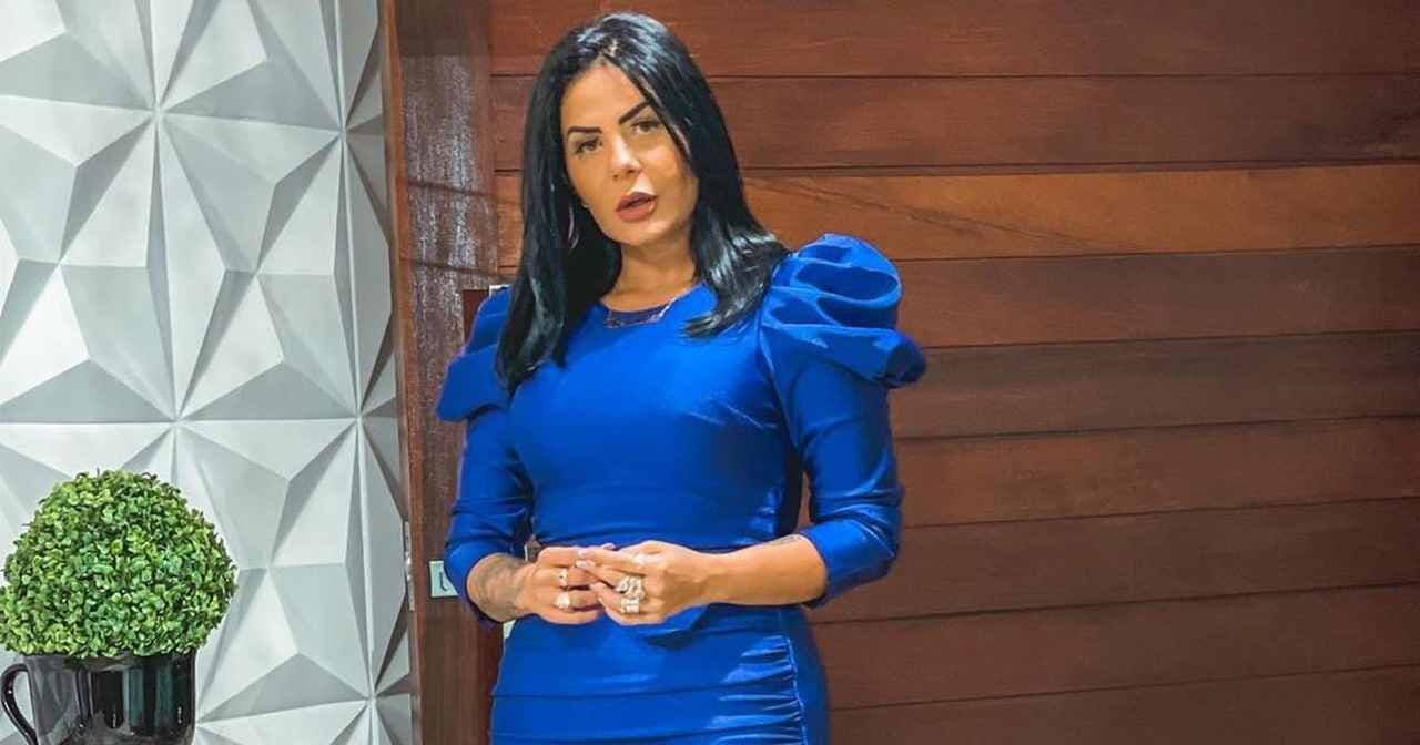 Pastora Renallida pede em live que fiéis depositem pix para "vida da amante"