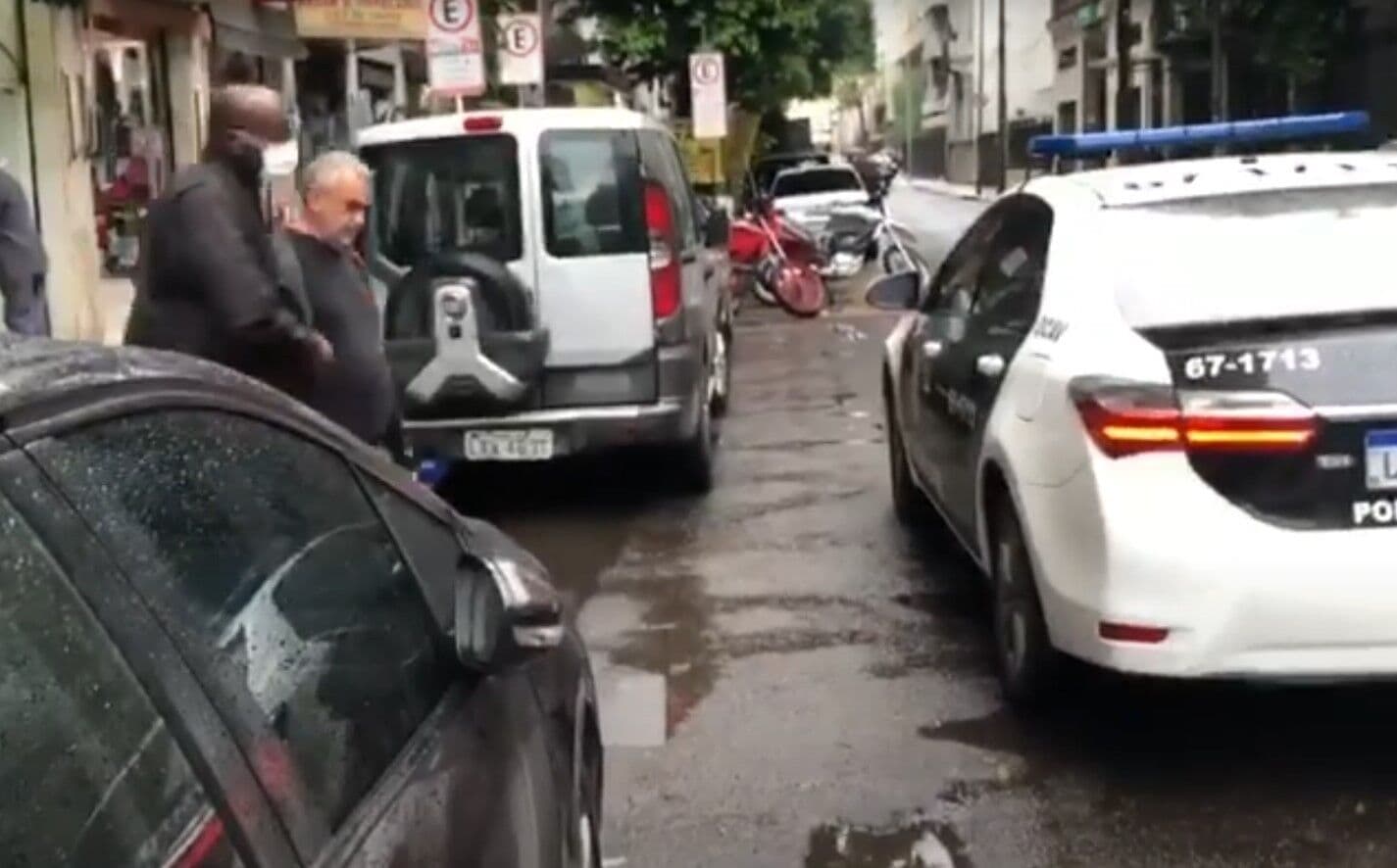 Federação dos jornalistas vai denunciar Leo Dias após polêmica: 'Feriu código de ética'