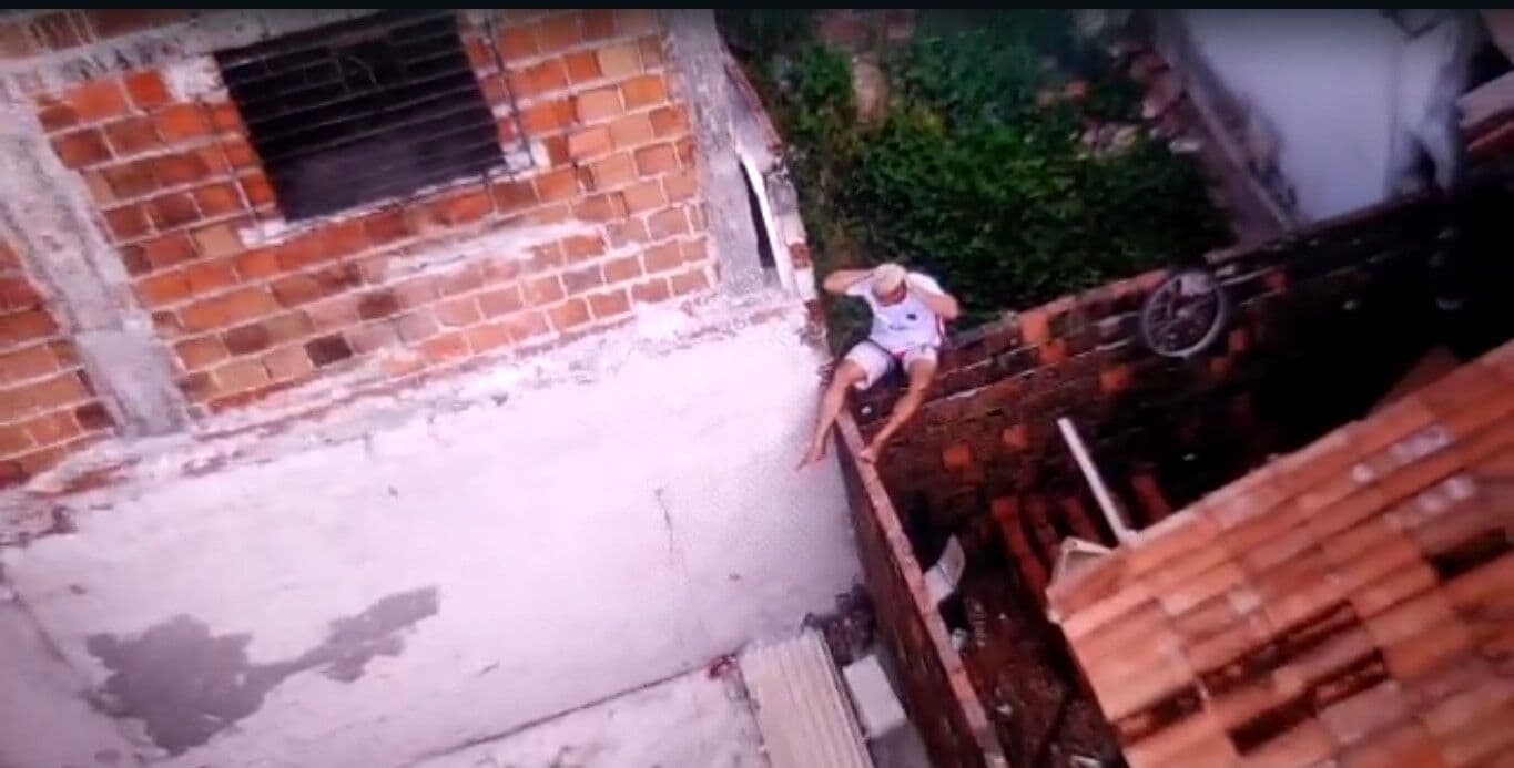 Colisão envolvendo dois veículos deixa pessoas feridas no Sertão da Paraíba