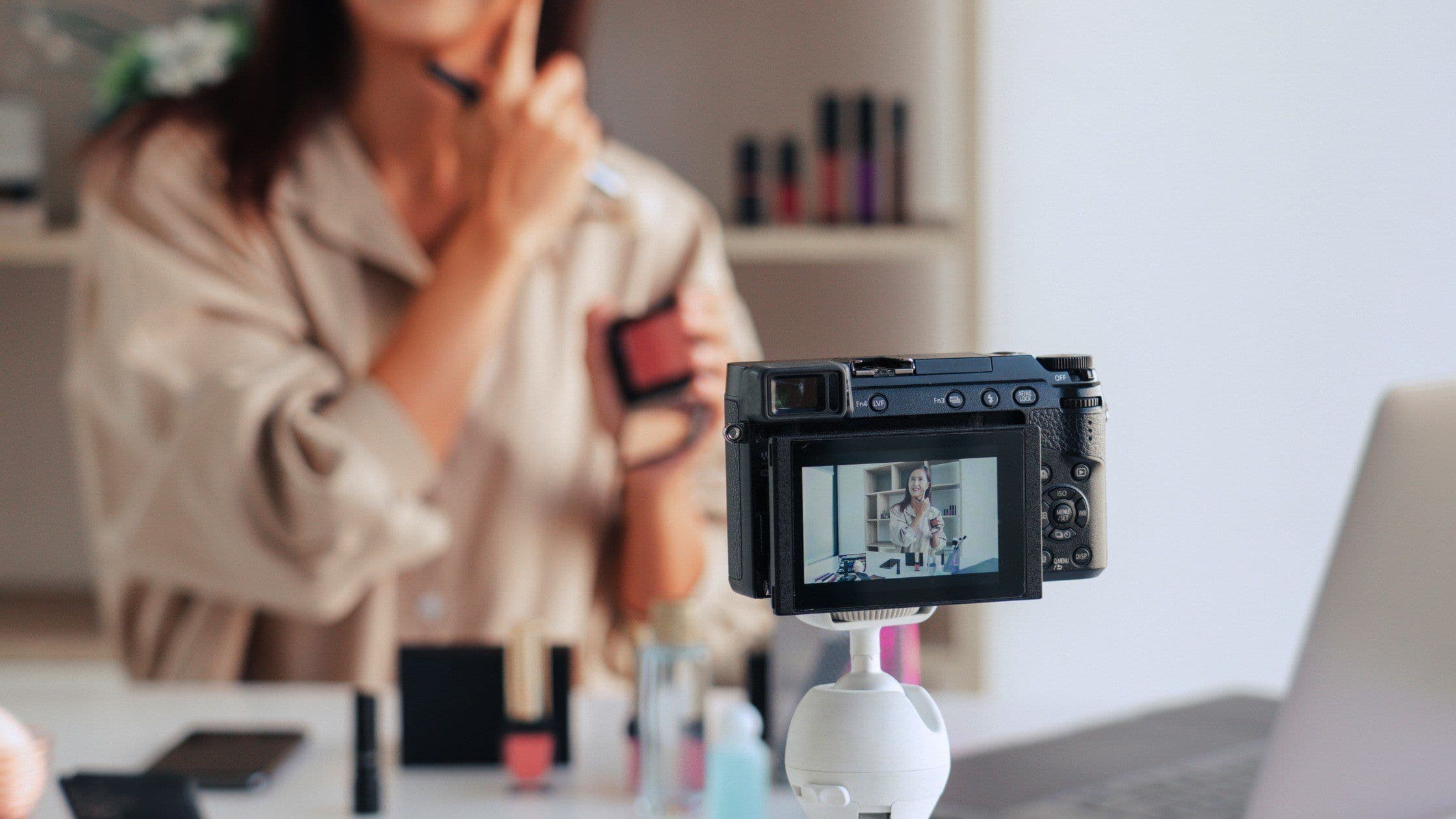 A EMPRESA É VOCÊ: O impacto dos influenciadores no mercado