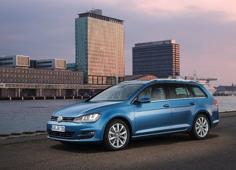 Volkswagen lança Golf Variant no Brasil