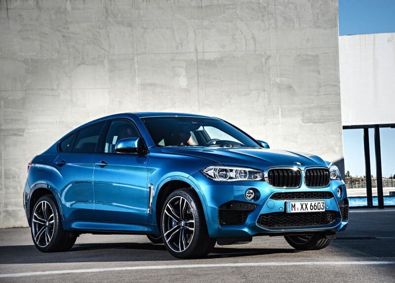 BMW lança novo X6M no Brasil
