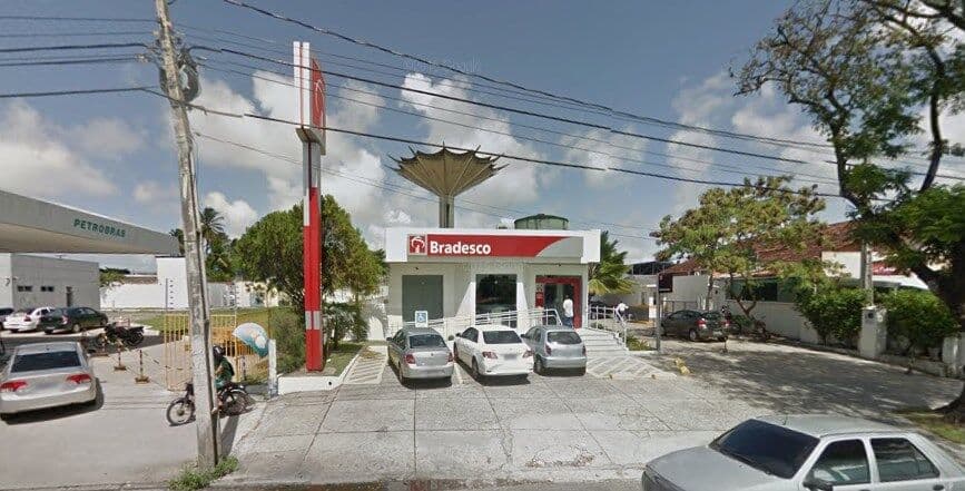 Trio assalta Bradesco da Epitácio Pessoa e leva gerente como refém