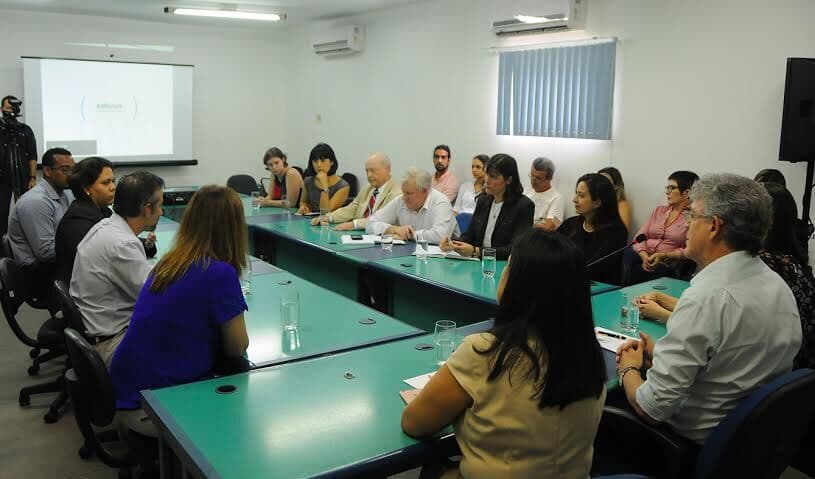 Ricardo se reúne com representantes do CDC dos Estados Unidos para investigar microcefalia