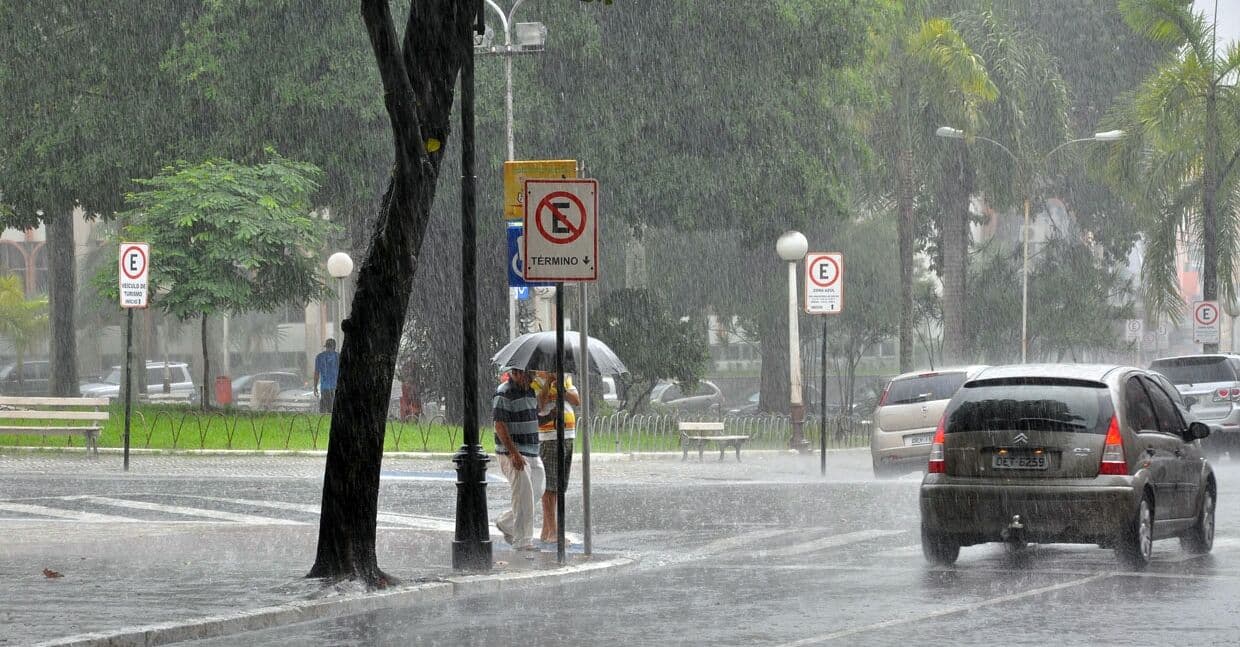 Aesa prevê chuvas localizadas para a faixa litorânea neste fim de semana