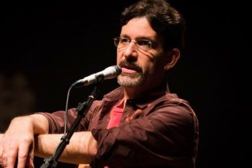Poeta Jessier Quirino traz a JP o espetáculo 'Recital Solto na Buraqueira'