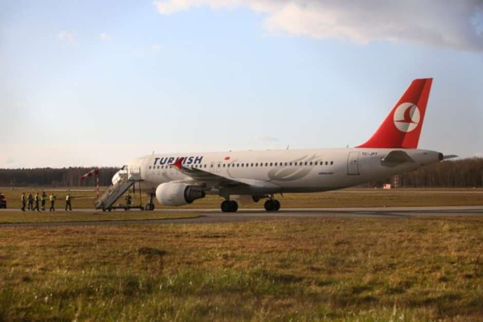 Ameaça de bomba fecha aeroporto na Alemanha por 1 hora