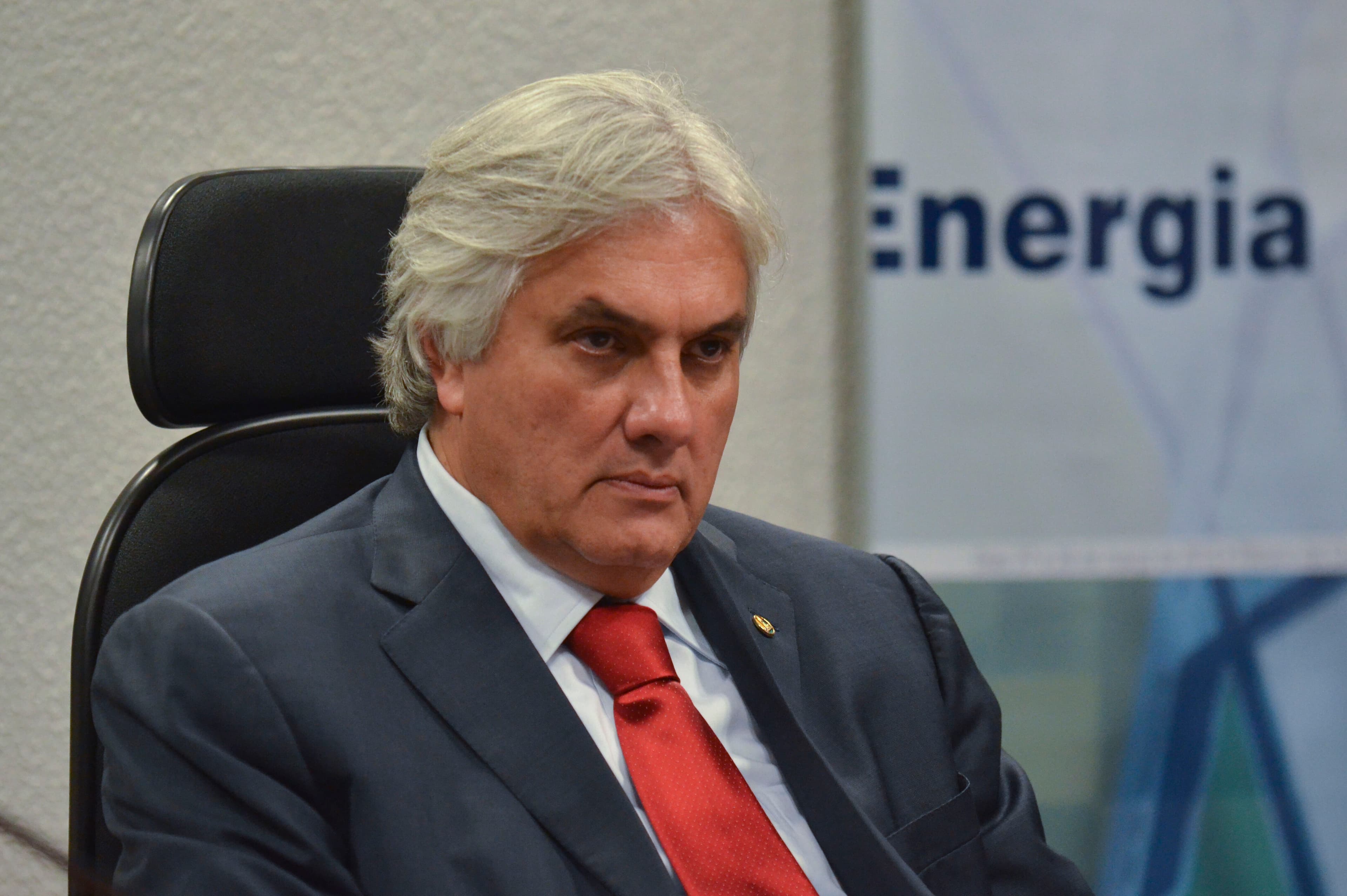 Delcídio do Amaral pede desfiliação do PT