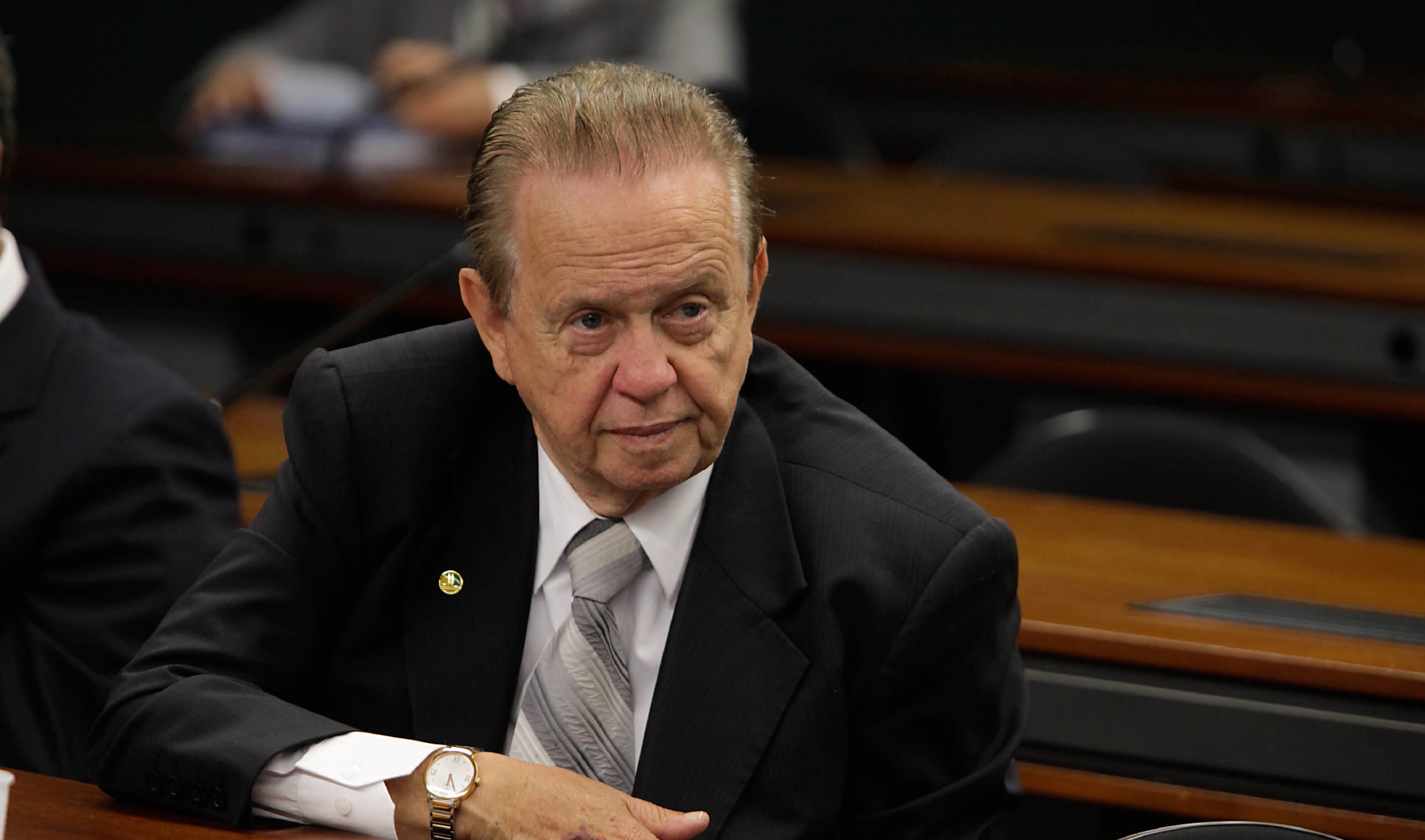 PMDB instala comissão para avaliar situação do novo ministro da Aviação Civil