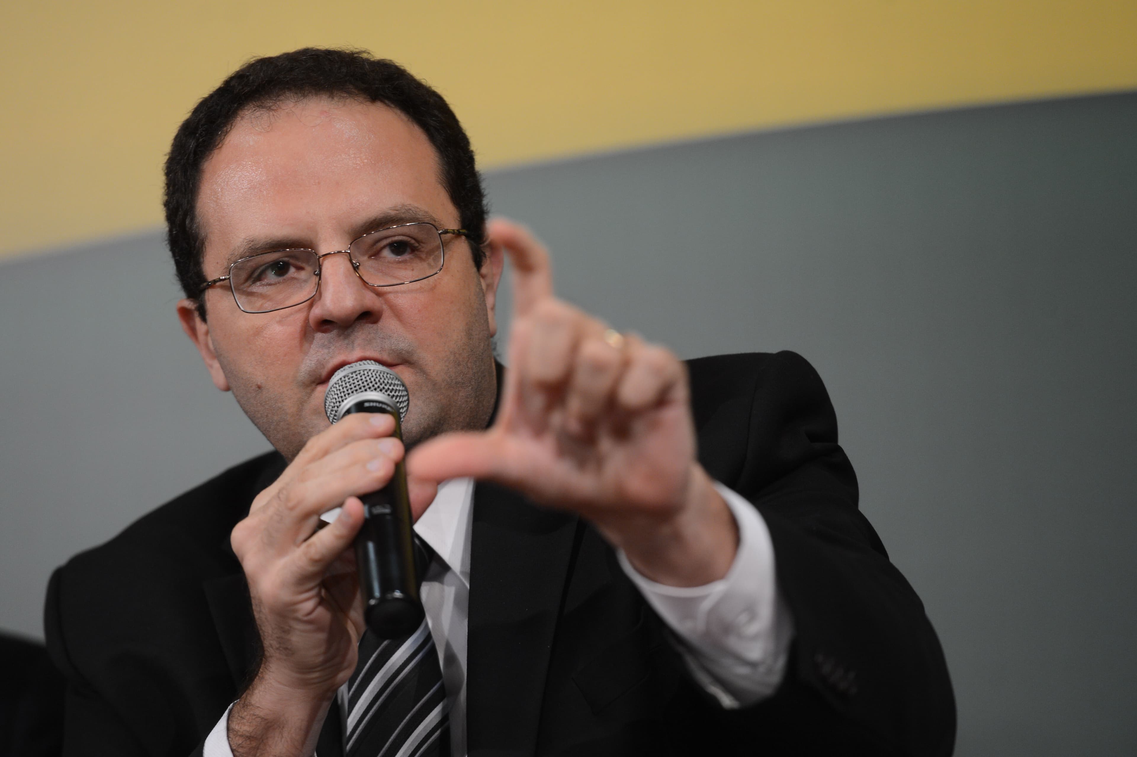 Ministro da Fazenda diz que não há base legal para o impeachment de Dilma