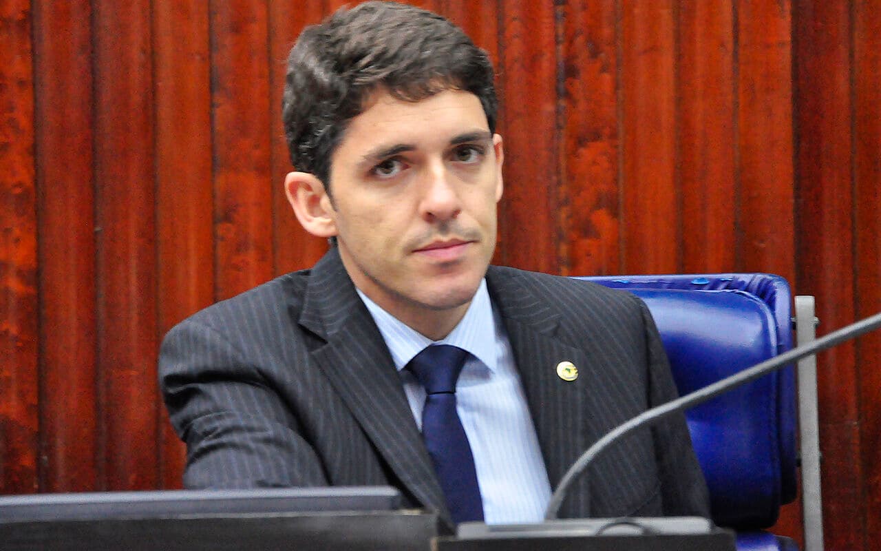 Tovar não descarta disputar vaga na Câmara Federal, mas decisão depende de discussões entre deputados