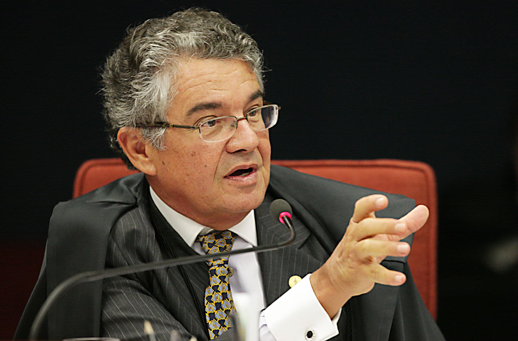 Ministro do STF libera ação que pede abertura de impeachment de Temer