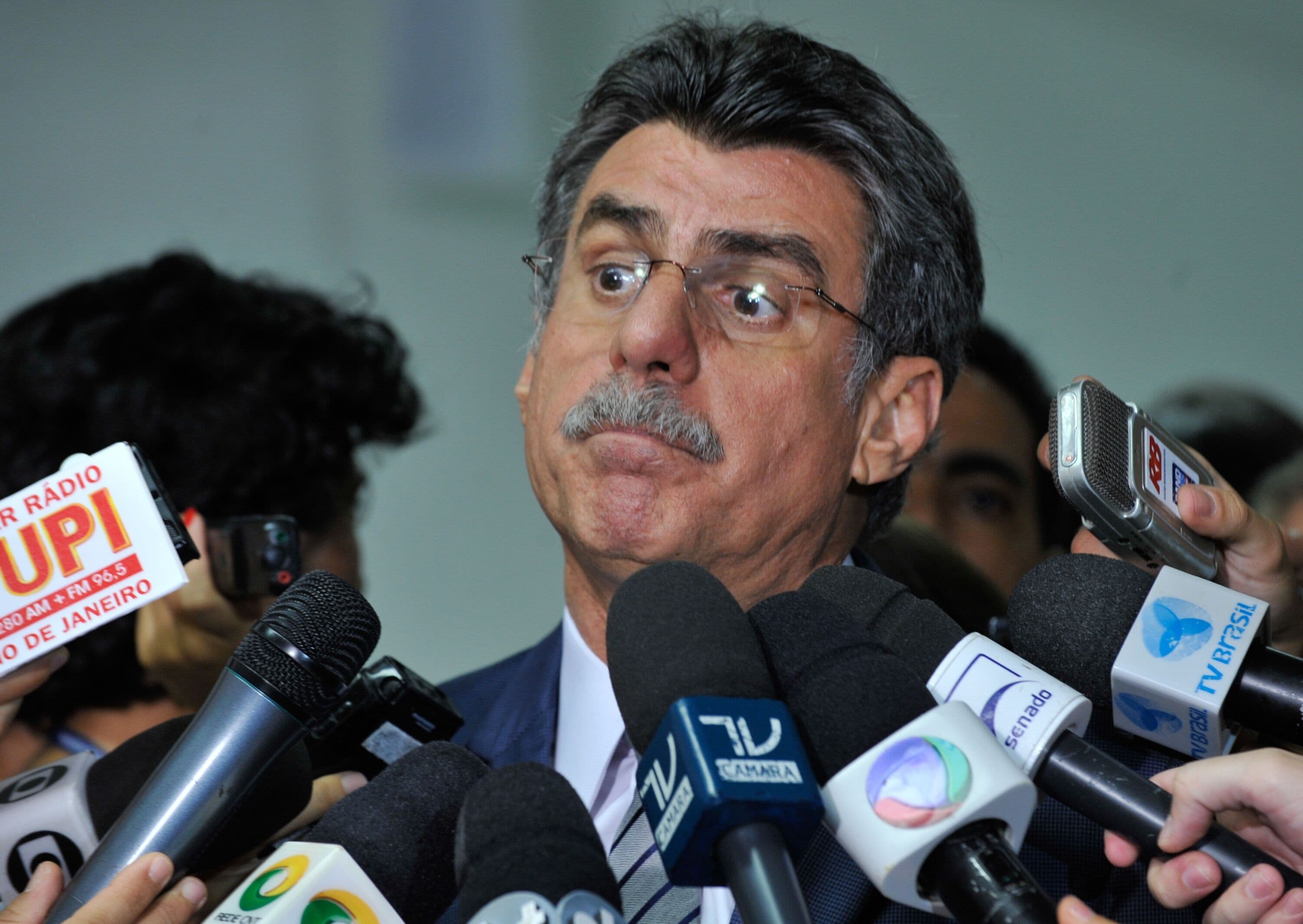 Romero Jucá anuncia que vai tirar licença do cargo de ministro do Planejamento