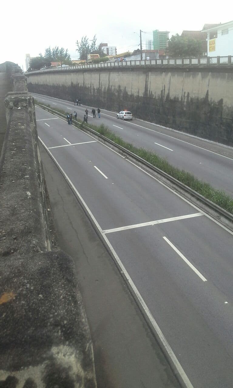 PRF interdita trecho da BR-230 para perícia e trânsito fica congestionado em pontos de JP