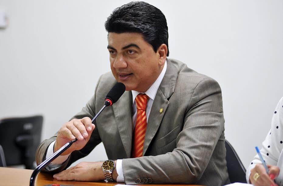 "Começa trabalho para o país voltar a crescer”, ressalta Manoel Junior