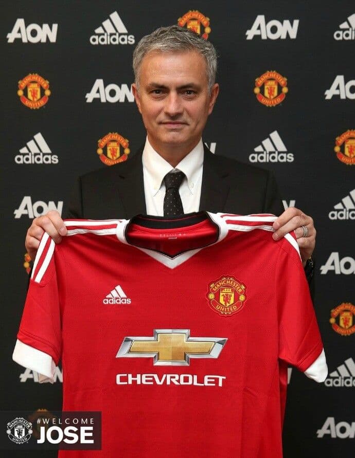 José Mourinho é confirmado como o novo treinador do Manchester United