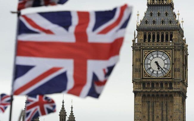 Mais de 1,3 milhão de britânicos pedem novo referendo sobre UE