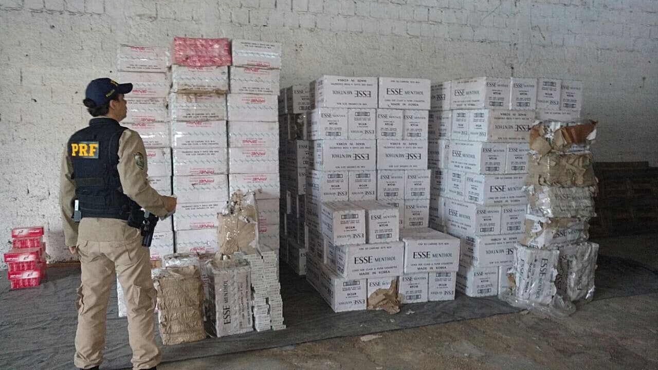PRF realiza apreensões de cigarros no bairro do Bessa, em João Pessoa