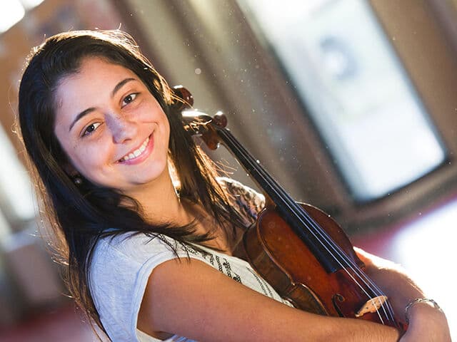 Orquestra Sinfônica da Paraíba se apresenta nesta quinta com a premiada violinista Gabriela Queiroz