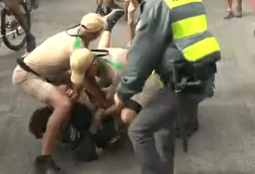 Homem invade tour da tocha e é detido em SP
