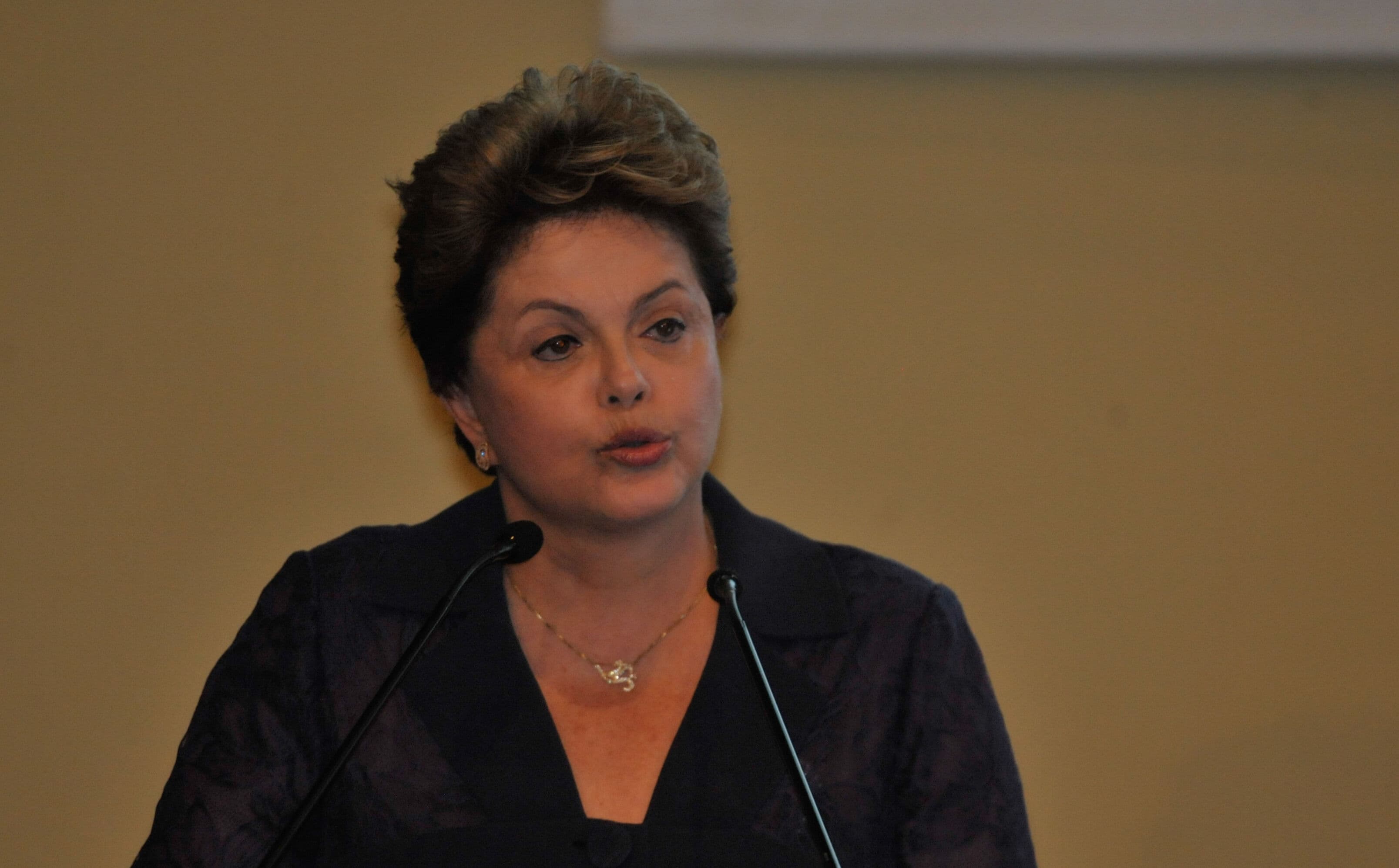 Senadores se inscrevem para falar na sessão que pode levar Dilma a julgamento