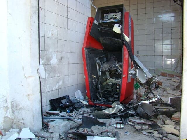 Bando explode caixa eletrônico de Marcação e foge sem levar nada