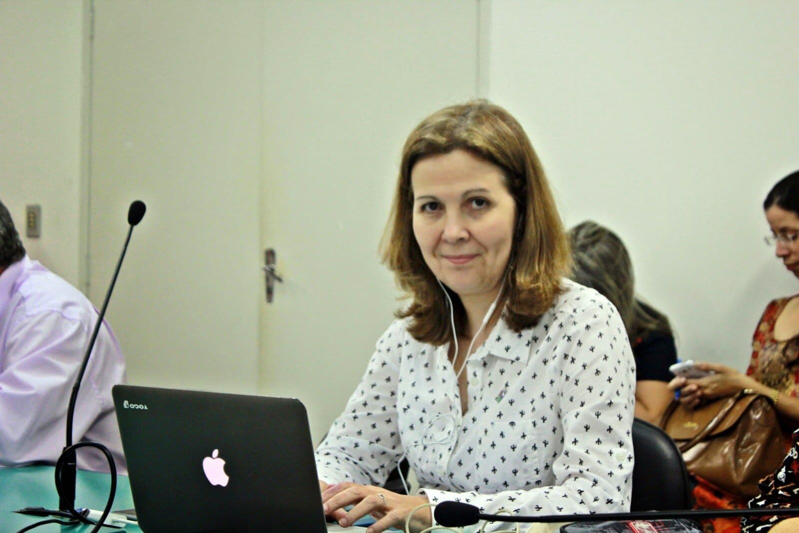 ALPB concede cidadania paraibana à coordenadora do projeto “Círculo do Coração”