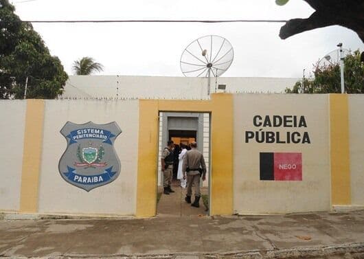 Mulher é presa suspeita de facilitar fuga de presidiários em Princesa Isabel