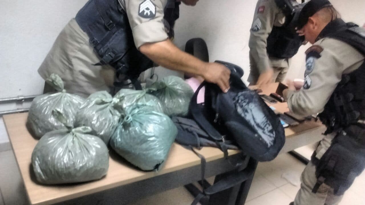 PM apreende drogas e desarticula quadrilha em João Pessoa