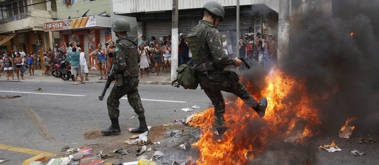Governo do ES transfere controle da segurança às Forças Armadas