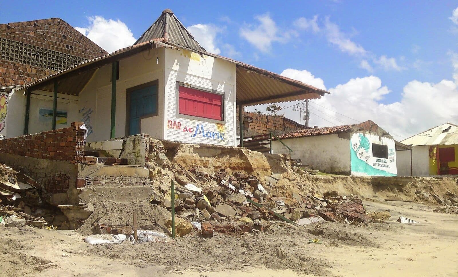 Prefeitura de Conde pede flexibilidade no prazo para retirada de barracas da orla do município