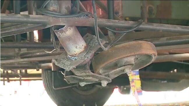 Perícia constata roda danificada em carro alegórico que feriu 20 na Sapucaí