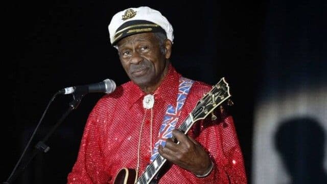 Lenda do rock, guitarrista Chuck Berry morre aos 90 anos