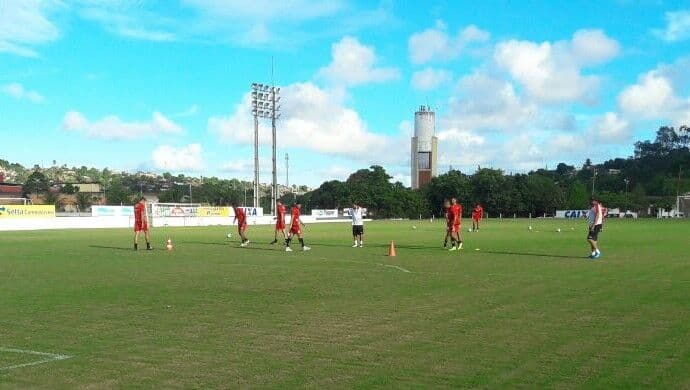 Campinense encara o Santa Cruz hoje pela Copa do Nordeste
