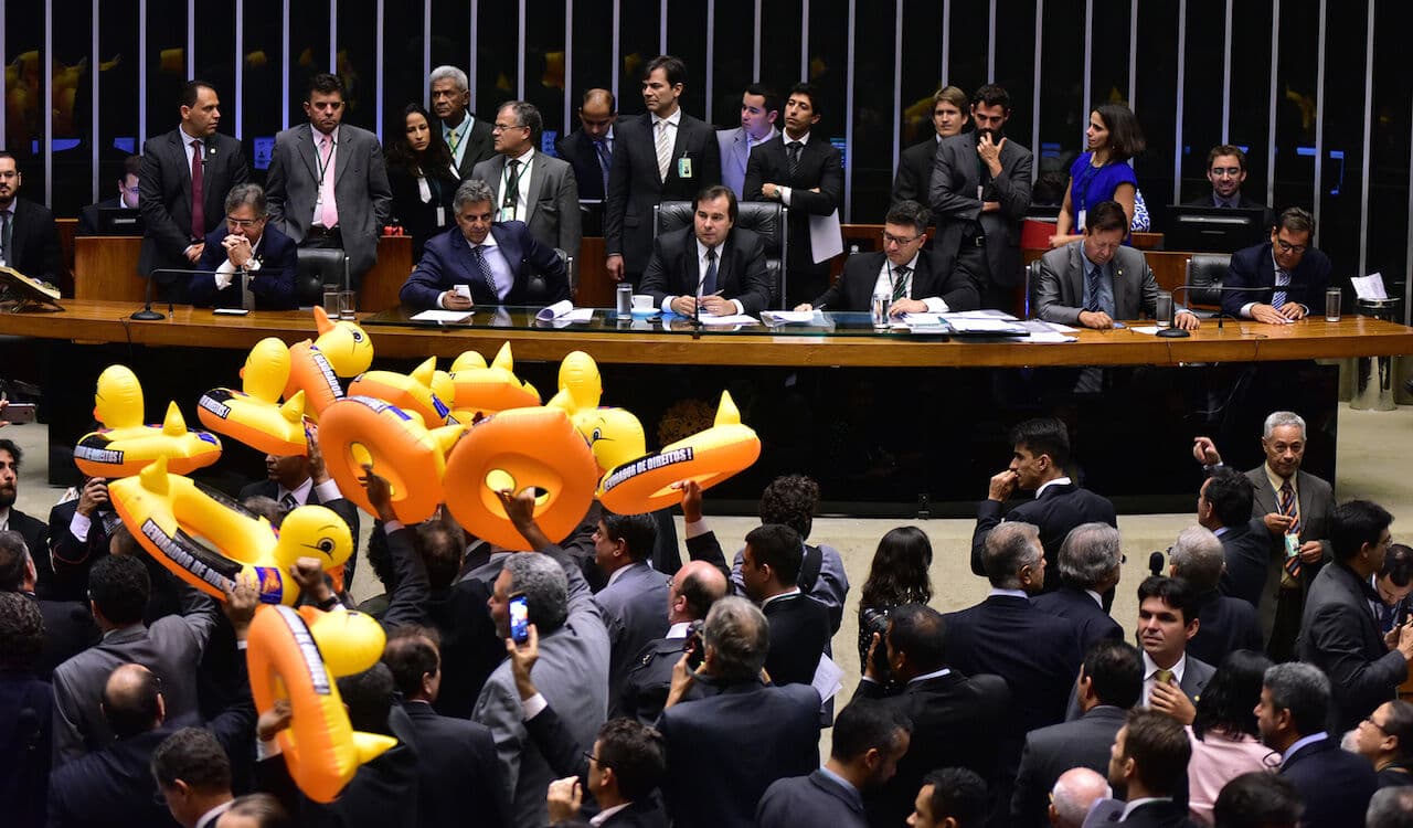 Damião Feliciano critica terceirização e Pedro Cunha Lima rebate: “é debate miúdo”