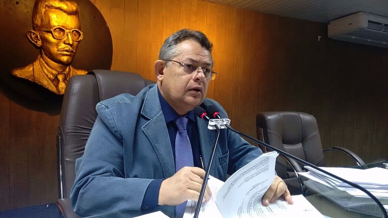Pimentel Filho entrega liderança da oposição na Câmara de Campina Grande após divergências: "acho saudável essa mudança"