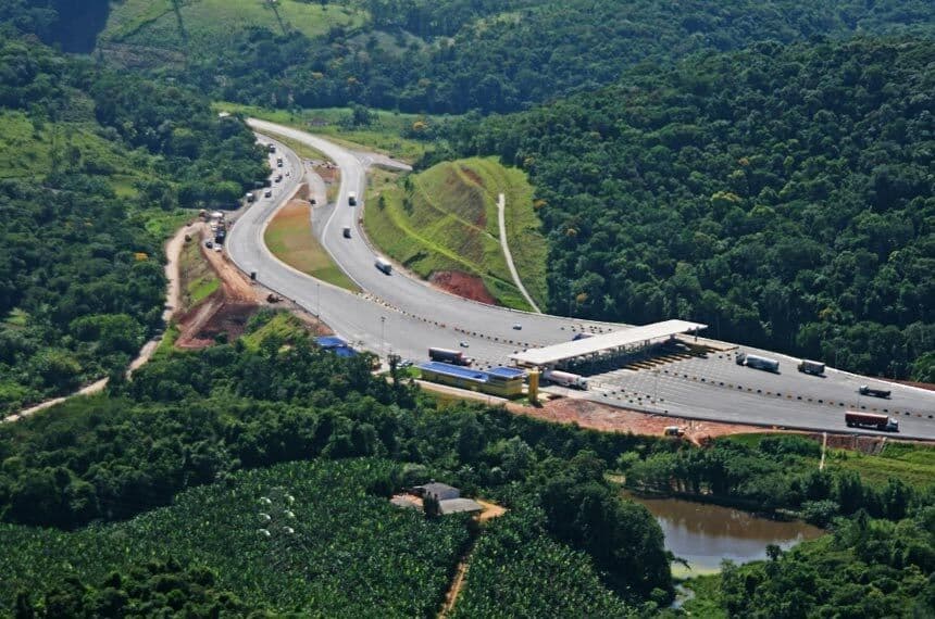 Rodovias ruins fazem economia perder mais de R$ 7,49 bilhões, diz estudo