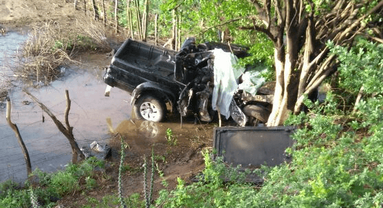 Acidente automobilístico deixa um morto e dois feridos em Monteiro