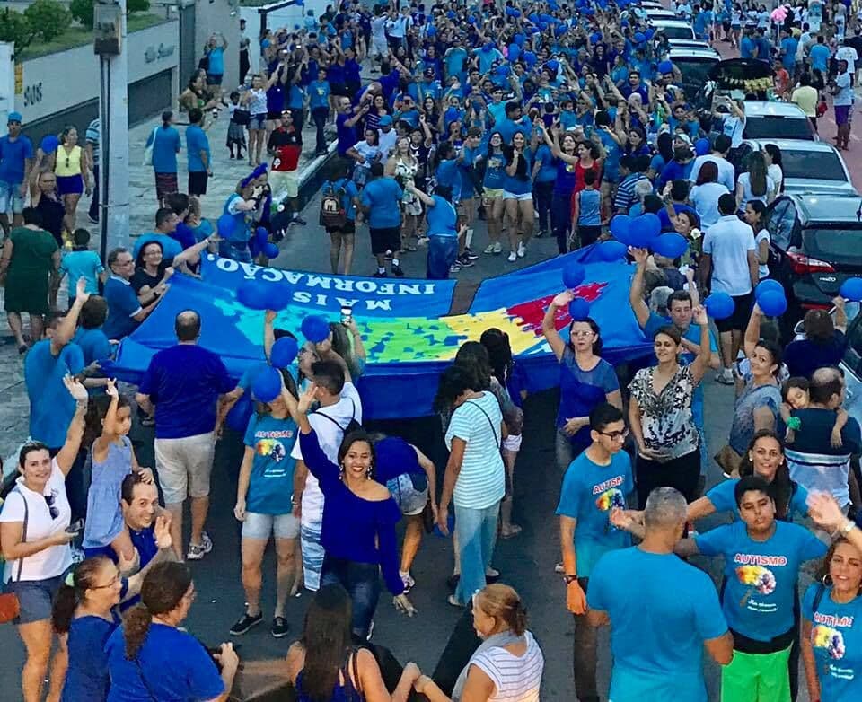 Associação aponta falta de profissionais capacitados para cuidar de autistas