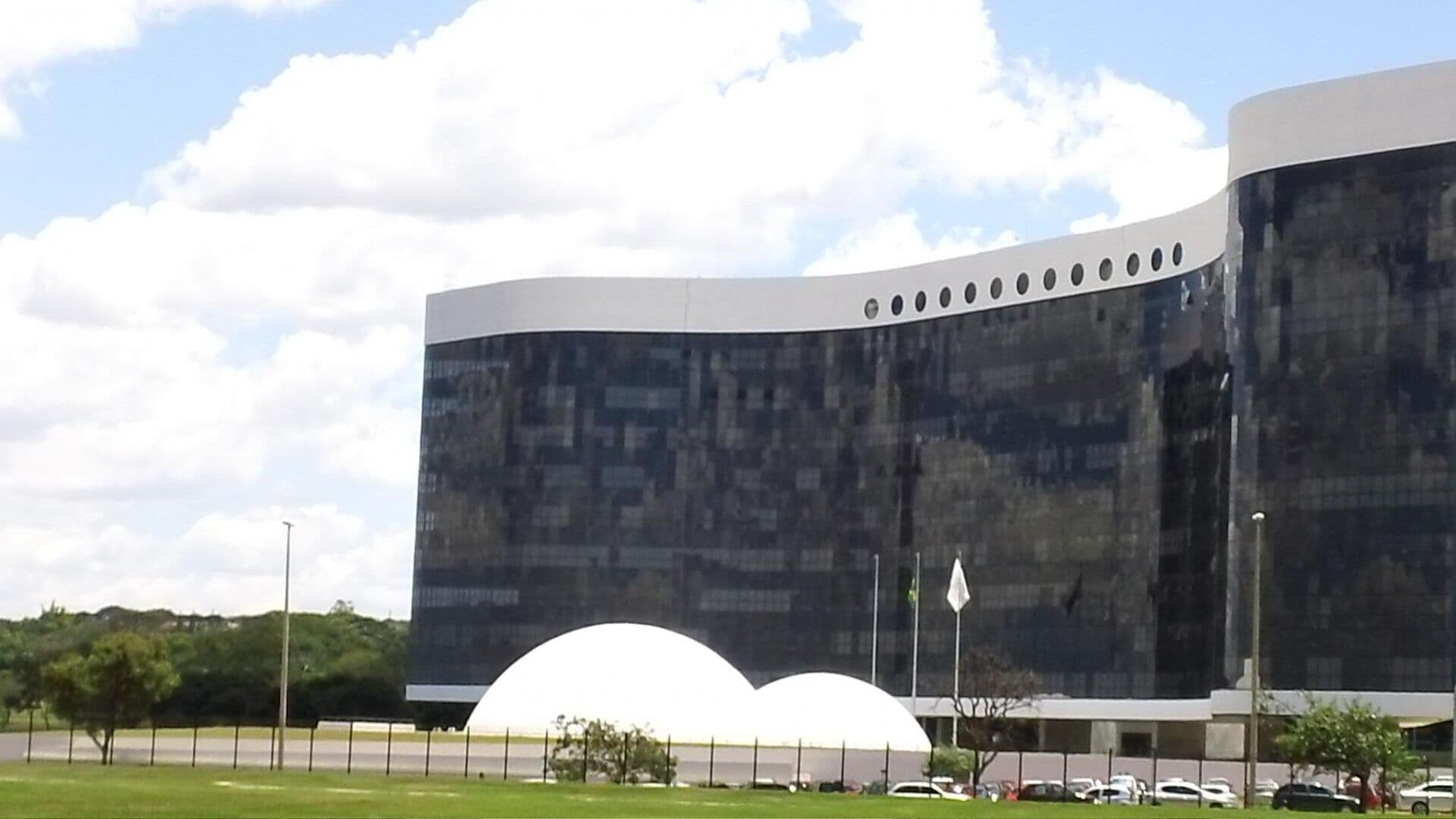 Partidos políticos têm até hoje para enviar lista atualizada de filiados ao TSE