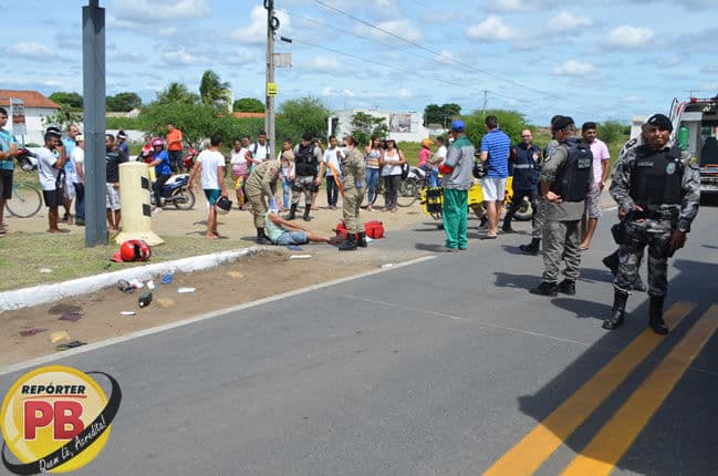 Colisão de motocicletas deixa quatro pessoas feridas na BR 230