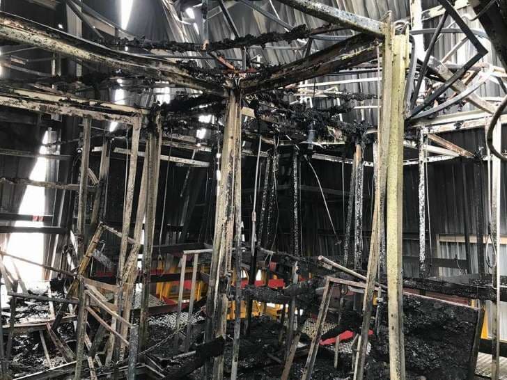 Escola de samba Pérola Negra perde tudo em incêndio no barracão