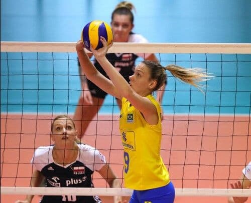 Seleção feminina de vôlei enfrenta Polônia nesta terça