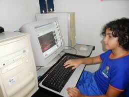 Universidade realiza aula básica de informática para pessoas com Síndrome de Down
