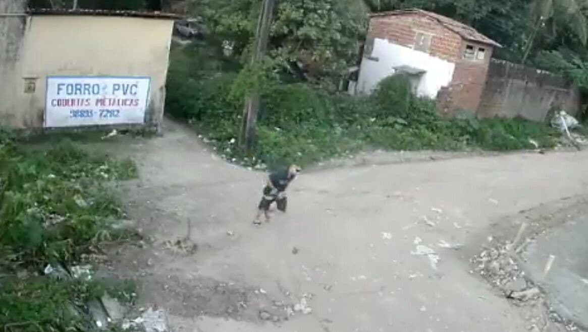 Presidiário tenta matar mulher no Valentina mas arma falha cinco vezes