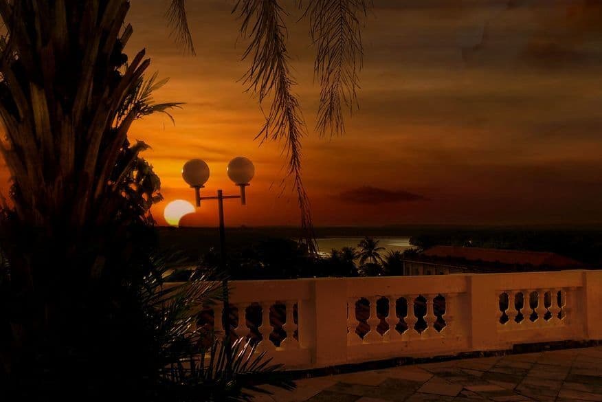 Eclipse solar durante pôr do sol em João Pessoa promete espetáculo nesta segunda