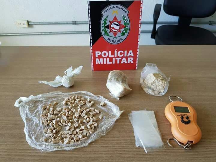 Polícia Militar apreende drogas e balança de precisão no Varadouro