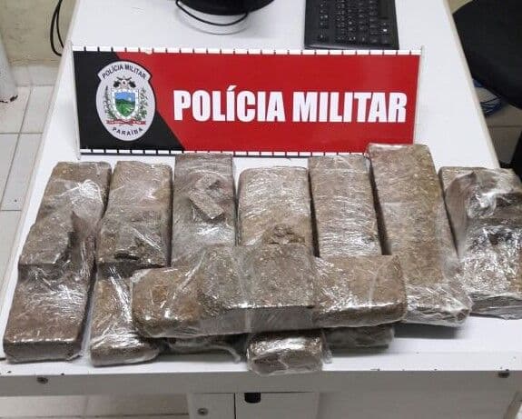 Polícia apreende 10 kg de maconha com suspeito que usava bicicleta para entregar drogas