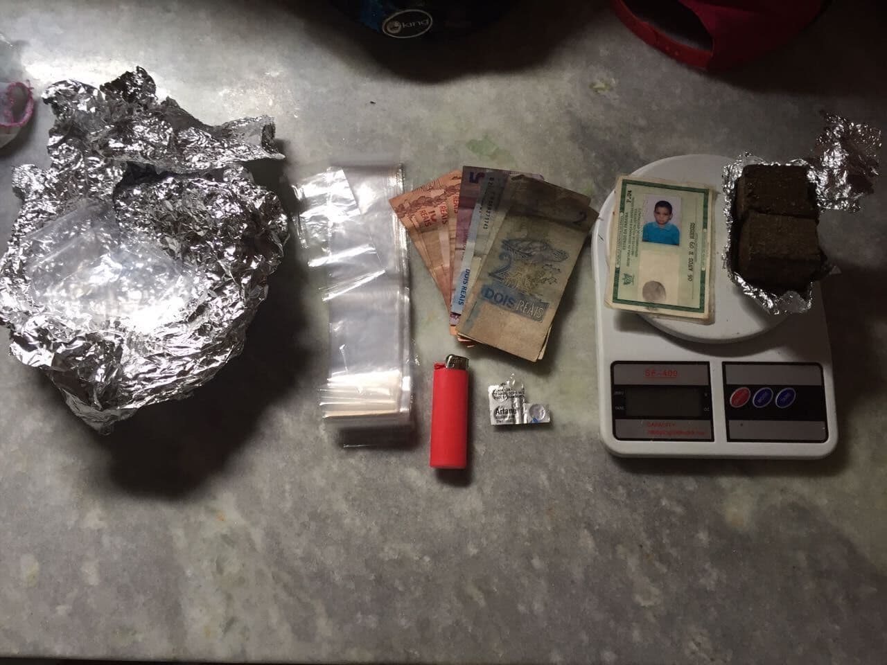 Polícia apreende drogas e prende suspeito de tráfico em Gramame